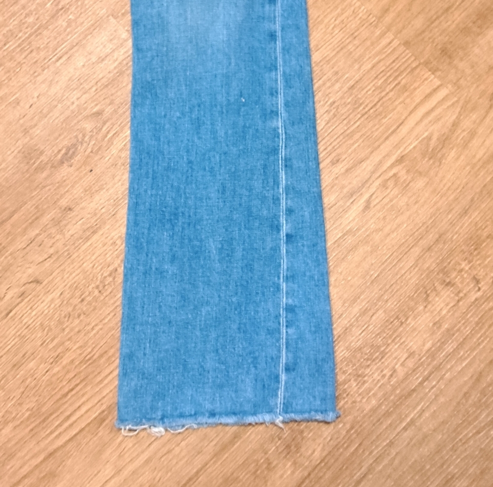 PAIGE Sloane Low Rise Distressed Denim Misses Jeans Size 27 - Picture 4 of 10